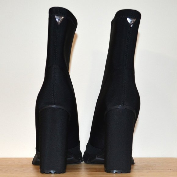 Guess Black 'Michele' Knit Zip Up Ankle Booties SIZE 9 - Picture 5 of 7